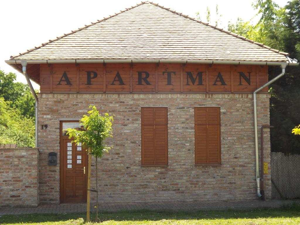 Gyulai-Fuerdo-Apartman Ii. Bilik gambar