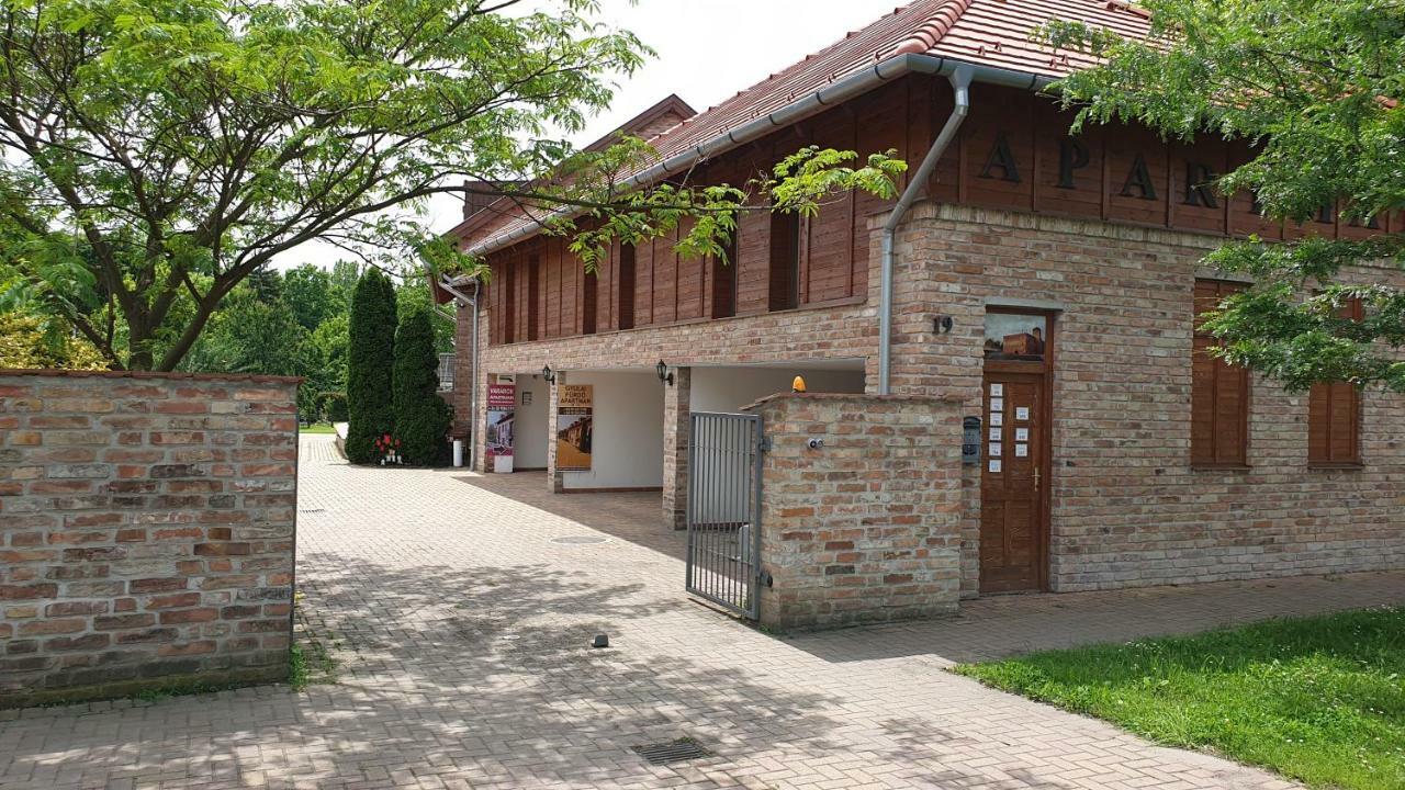 Gyulai-Fuerdo-Apartman Ii. Luaran gambar