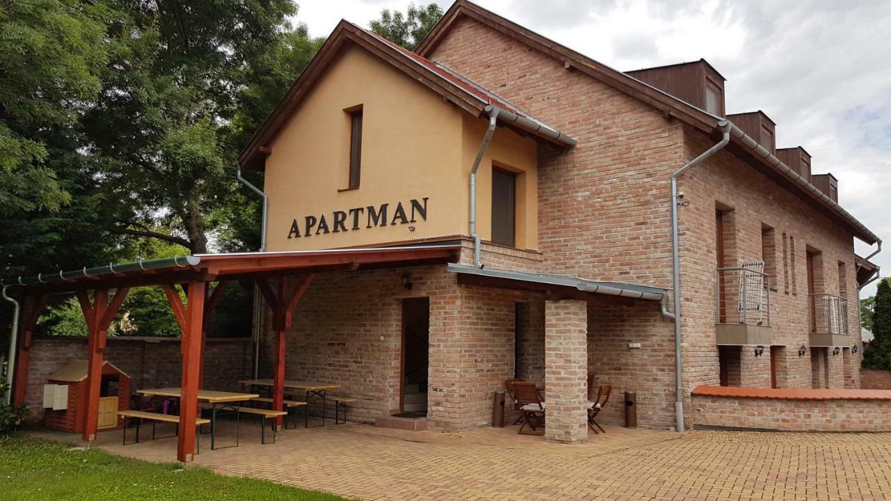 Gyulai-Fuerdo-Apartman Ii. Luaran gambar